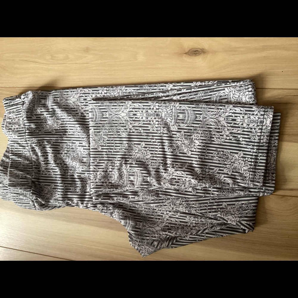 BAR by Melis Kozan Women's L Wide Leg Pants Print
